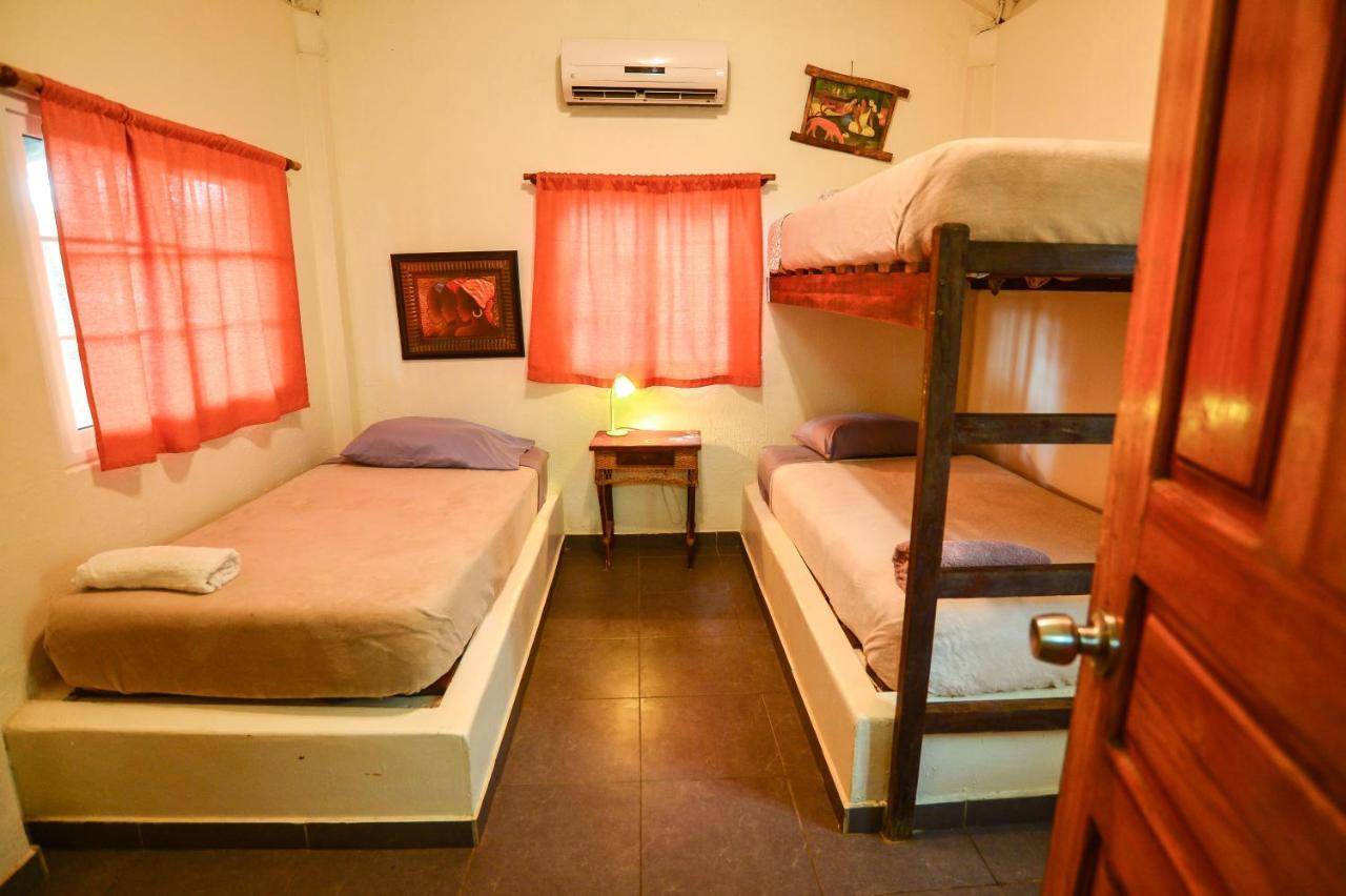 Hotel Oasis & Surf Camp Санта-Каталина Экстерьер фото