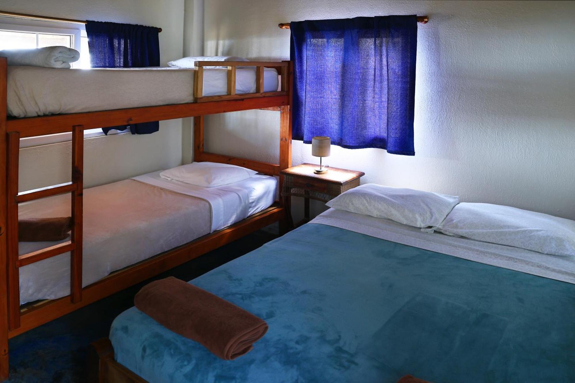 Hotel Oasis & Surf Camp Санта-Каталина Экстерьер фото
