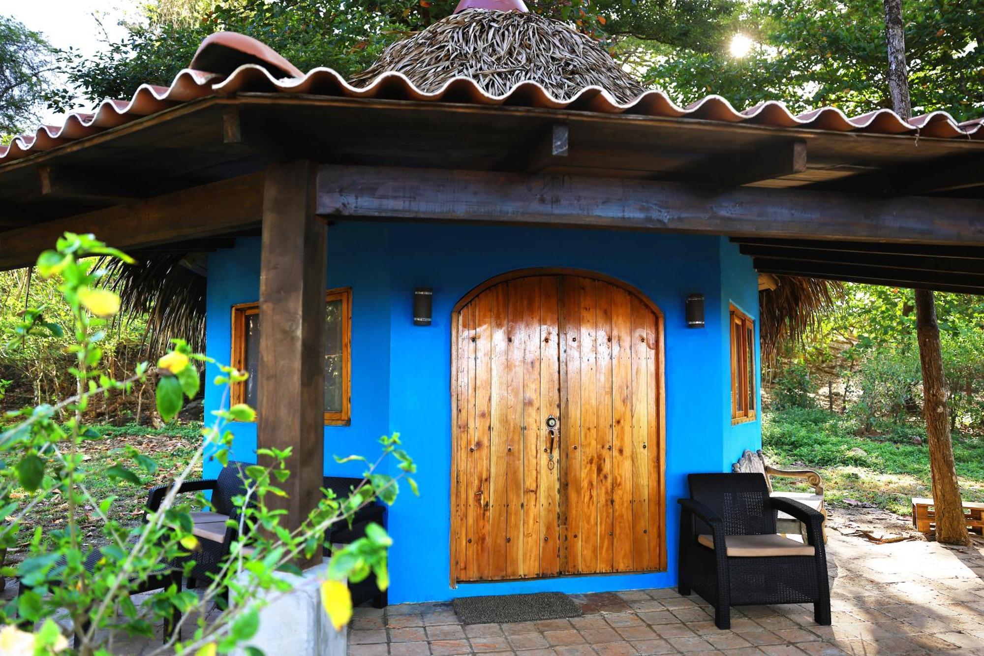 Hotel Oasis & Surf Camp Санта-Каталина Экстерьер фото
