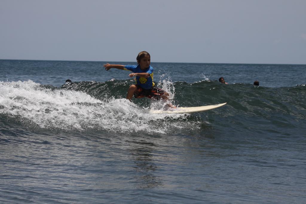Hotel Oasis & Surf Camp Санта-Каталина Экстерьер фото