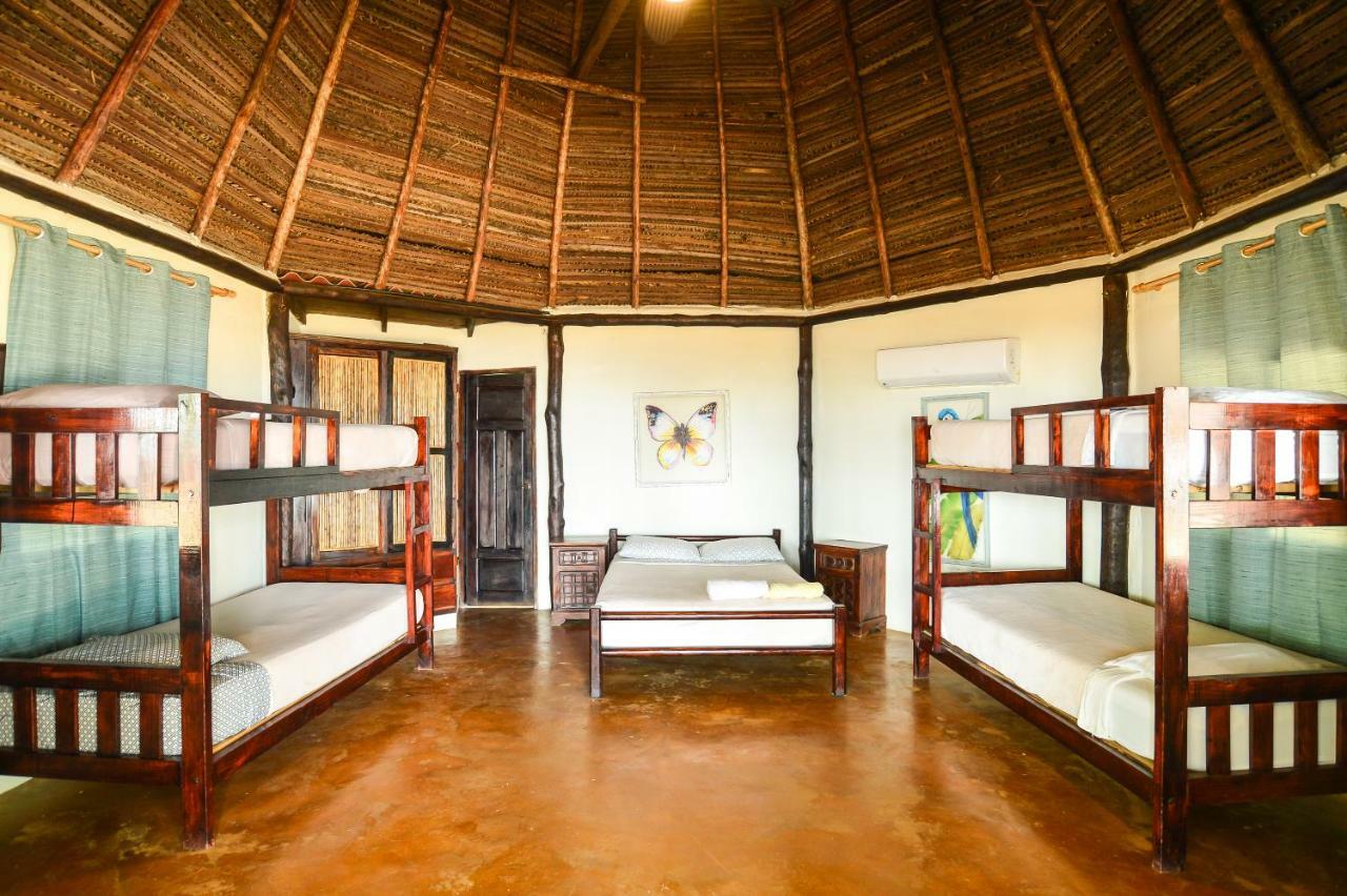 Hotel Oasis & Surf Camp Санта-Каталина Экстерьер фото