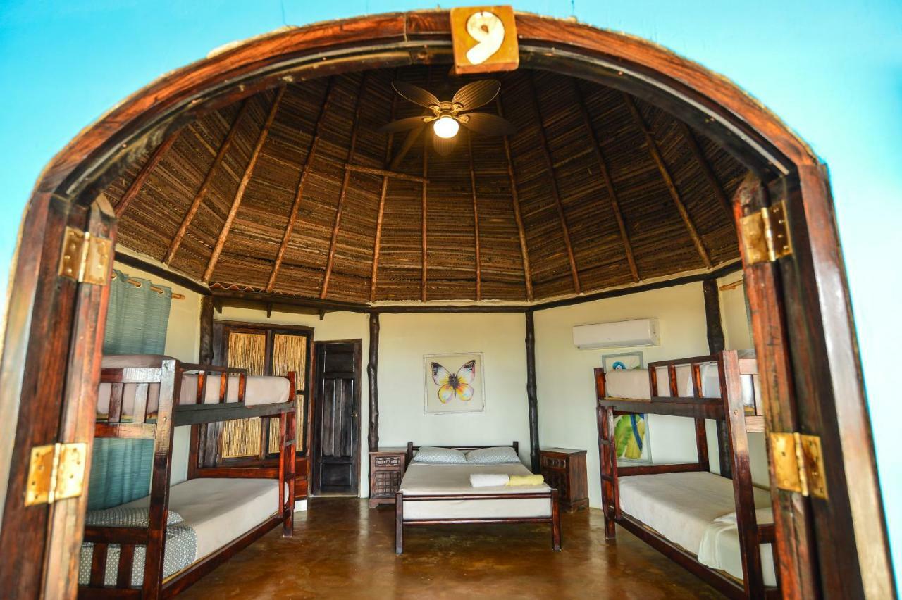 Hotel Oasis & Surf Camp Санта-Каталина Экстерьер фото